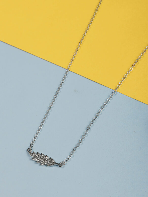 Elegant Leaf Necklace - Image 2