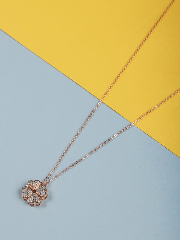 Elegant Heart Rosegold Magnetic Necklace - Image 2